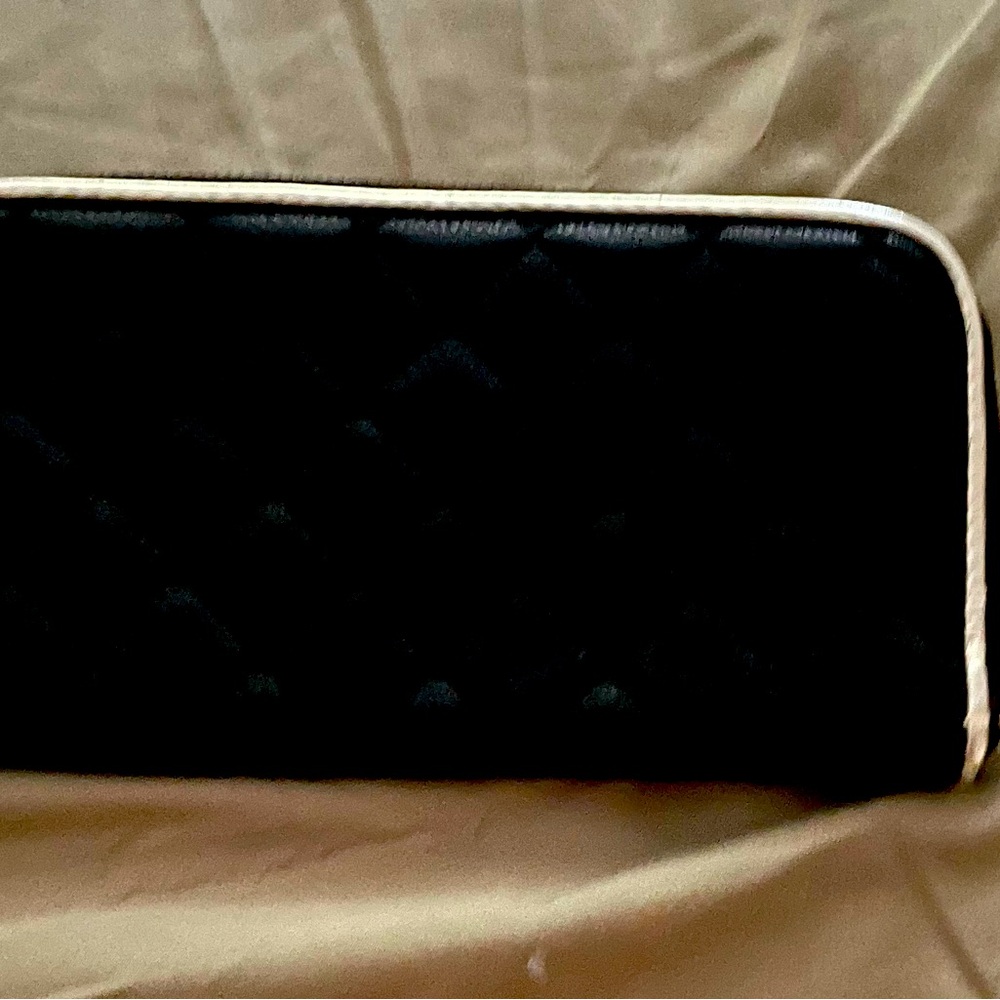 Zip -around wallet
